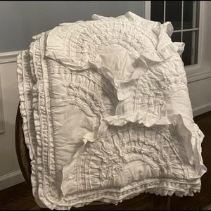 Anthropologie Rivulets Quilt: F/Q, cream ivory EUC